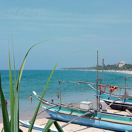 Githmini Beach House And Toures Hikkaduwa Dış mekan fotoğraf